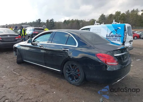 2017 Mercedes-Benz C 300 4Matic из США, поврежденный, VIN 55SWF4KB9HU210235